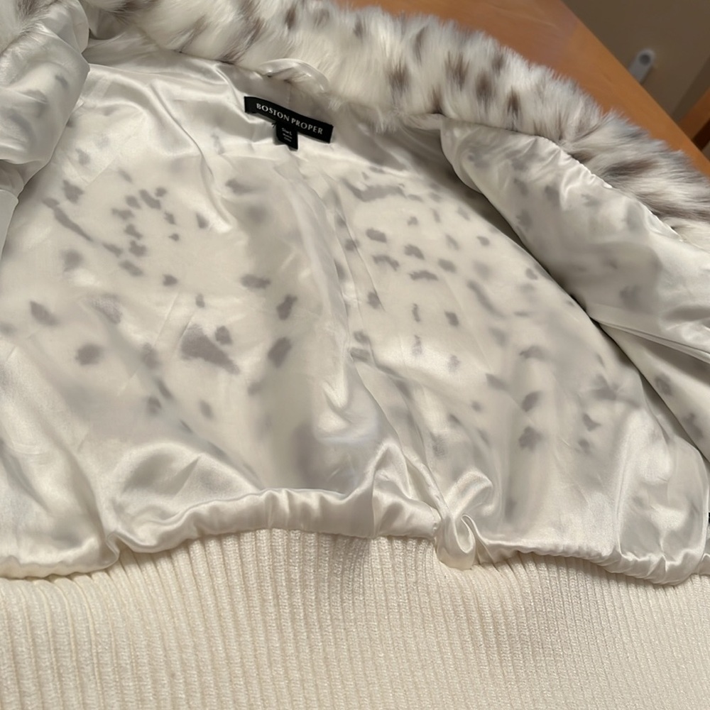 Boston Proper Snow Leopard Faux Fur Cardigan Sweater Sz L - Picture 14 of 17